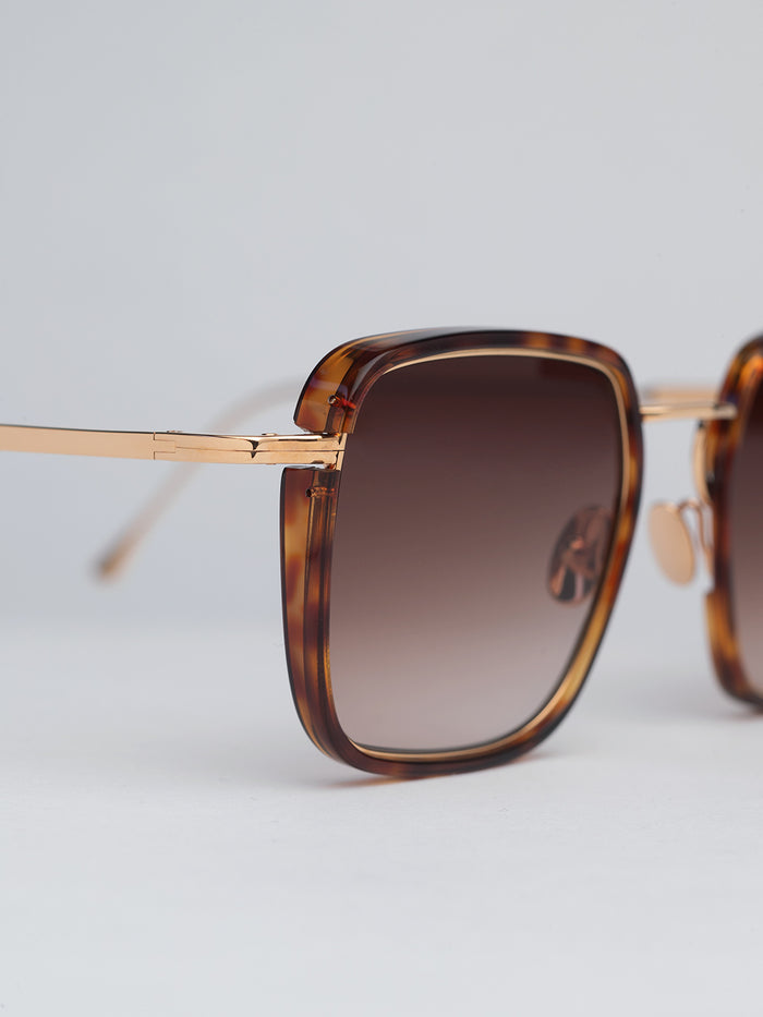 John Dalia Whitney - C121