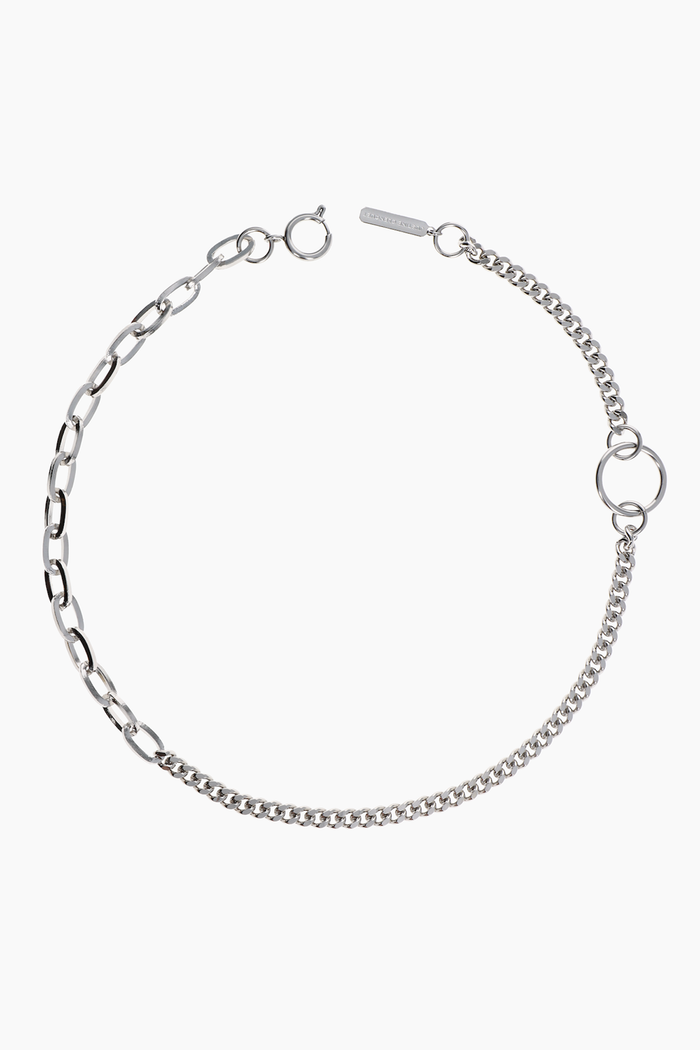 Justine Clenquet Collier Hari