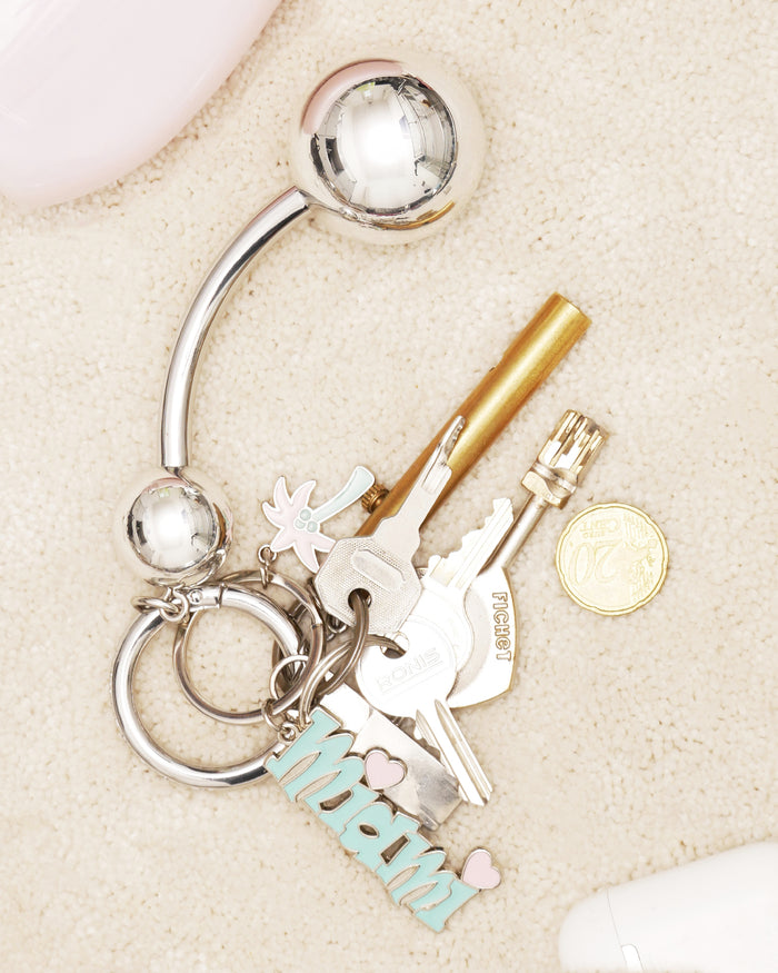 Justine Clenquet Porte-clé Piercing Connie