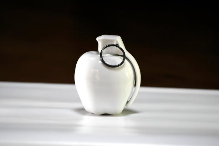 k.olin tribu Apple Care Porcelain by Fidia Falaschetti