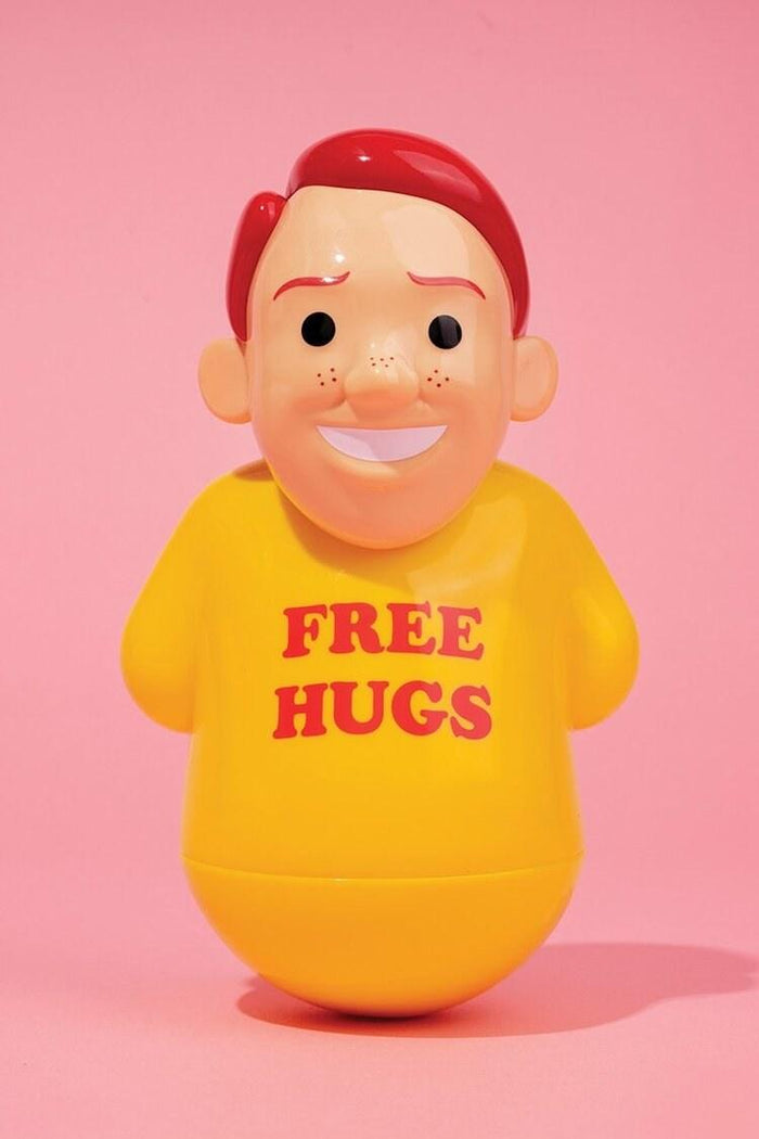 k.olin tribu Sculpture FREE HUGS by JOAN CORNELLA