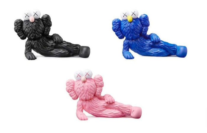 k.olin tribu Sculpture SET BFF TIME OFF by KAWS