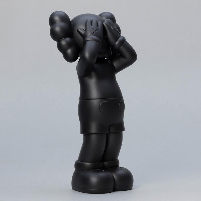 K.olin Tribu Sculpture HOLIDAY UNITED KINGDOM 2021 BLACK By KAWS