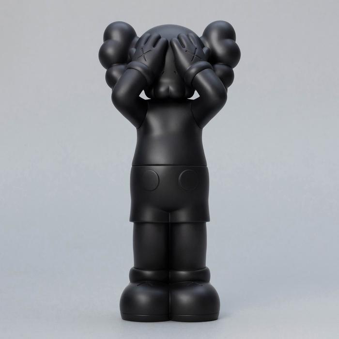 k.olin tribu Sculpture HOLIDAY UNITED KINGDOM 2021 BLACK by KAWS
