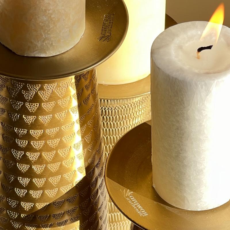 Karawan Authentic Bougeoir Motif RIZ Coloris Doré Mat à La Finition Martelée