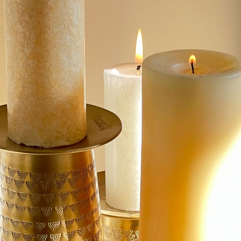 Karawan Authentic Bougeoir Motif RIZ Coloris Doré Mat à La Finition Martelée