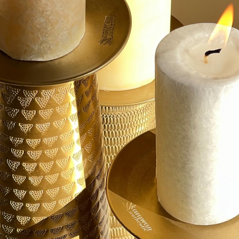 Karawan Authentic Bougeoir Motif TRIANGLES Coloris Doré Mat à La Finition Martelée