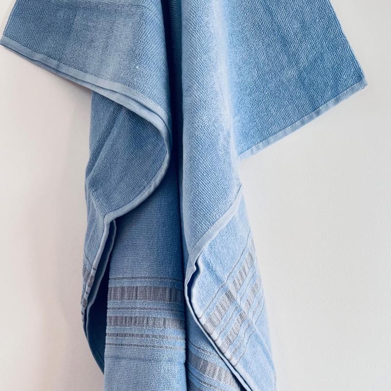 Karawan Authentic Fouta En Coton Biologique Coloris AZURINE Tissée Avec Une Face éponge Franges Nouées à La Main