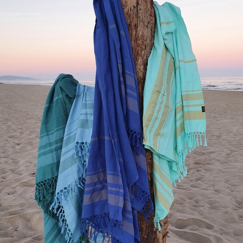 Karawan Authentic Fouta En Coton Biologique Coloris BLUEBERRY. Tissage à Plat Et Tissage Nid D'abeille Alternant Rayures Bicolores