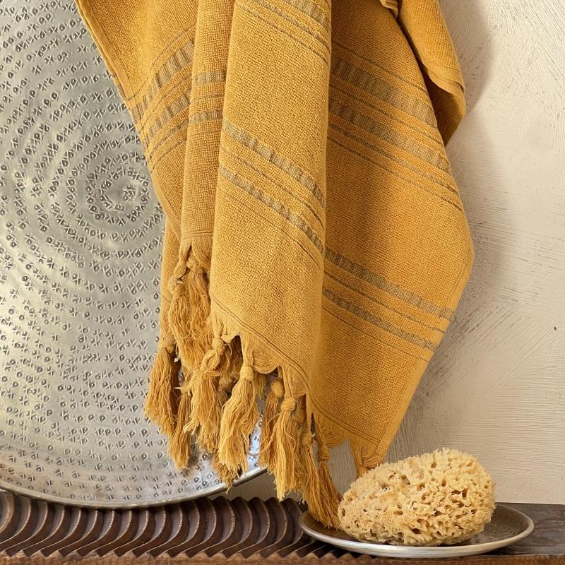 karawan authentic Fouta en coton biologique coloris CITRINE tissée avec une face éponge franges nouées à la main