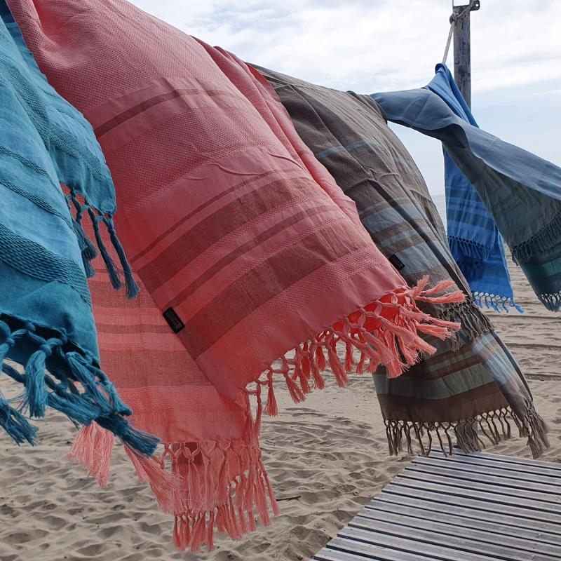 Karawan Authentic Fouta En Coton Biologique Coloris CORAL. Tissage à Plat Et Tissage Nid D'abeille Alternant Rayures Bicolores