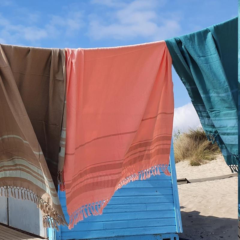 Karawan Authentic Fouta En Coton Biologique Coloris CORAL. Tissage à Plat Et Tissage Nid D'abeille Alternant Rayures Bicolores