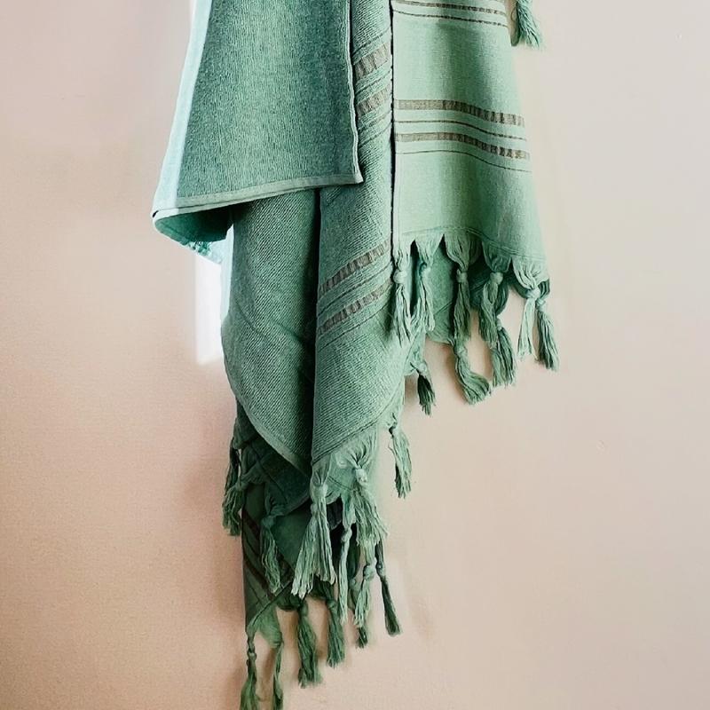 Karawan Authentic Fouta En Coton Biologique Coloris JADE Tissée Avec Une Face éponge Franges Nouées à La Main