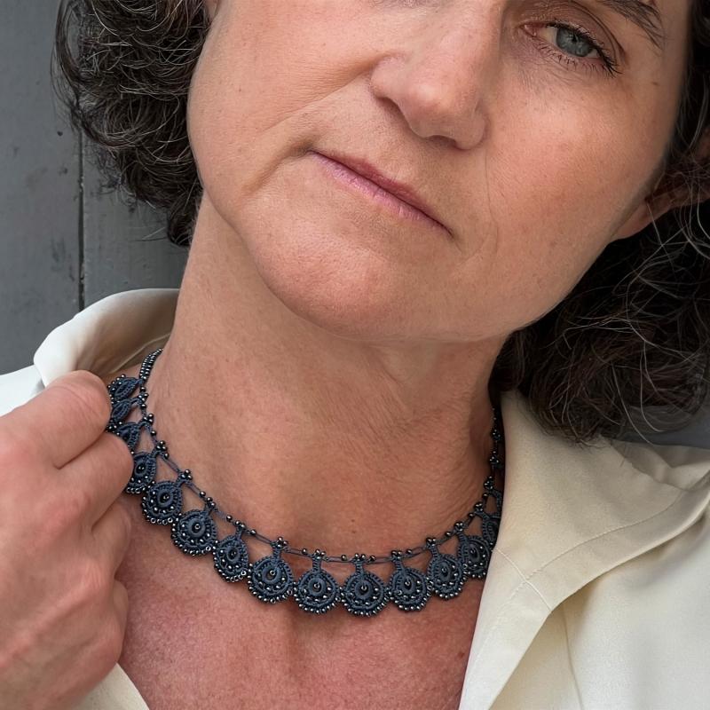 karawan authentic Collier "Eda" Bleu nuit