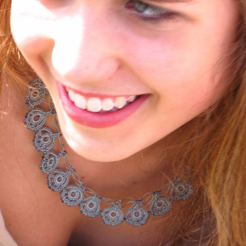 karawan authentic Collier "Eda" Gris perle