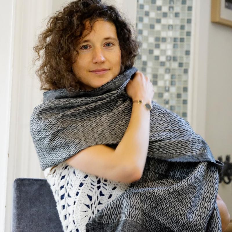 Karawan Authentic Etole En Soie Eri "Eshani"