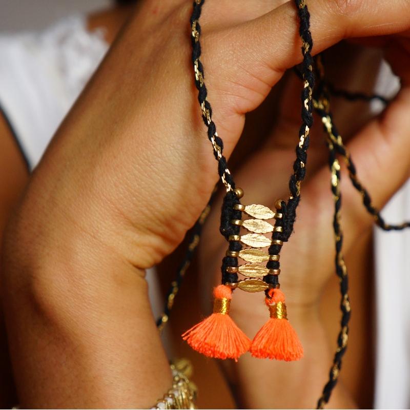 Karawan Authentic Sautoir "Meetha" Pompon Orange