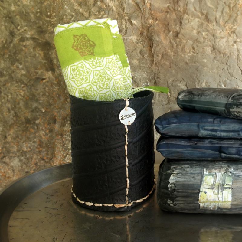 karawan authentic Pot droit en pneu recyclé - moyen modèle