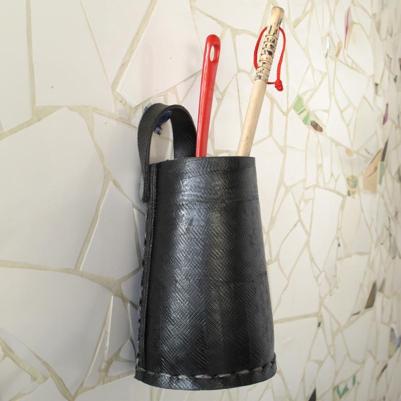 karawan authentic Pot haut avec poignée en pneu recyclé