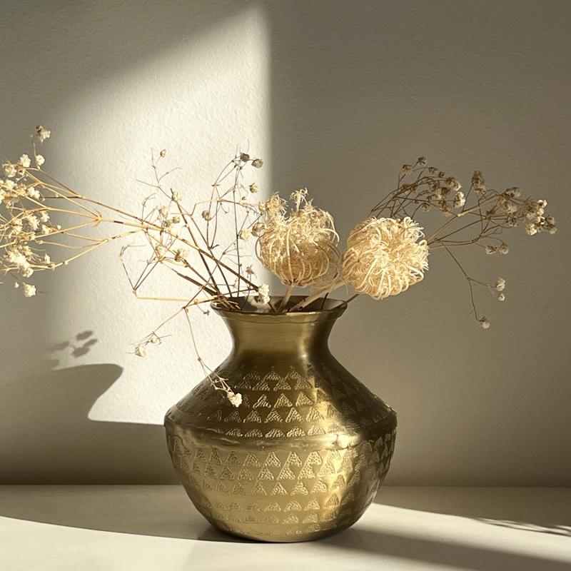 Karawan Authentic Vase Déco Coloris Doré Mat à La Finition Martelée