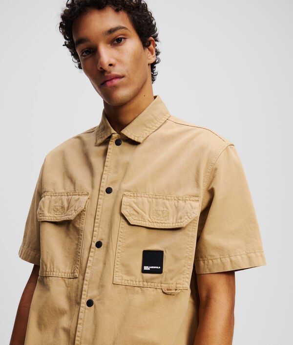 Karl Lagerfeld CHEMISE À BOUTONS À MANCHES COURTES