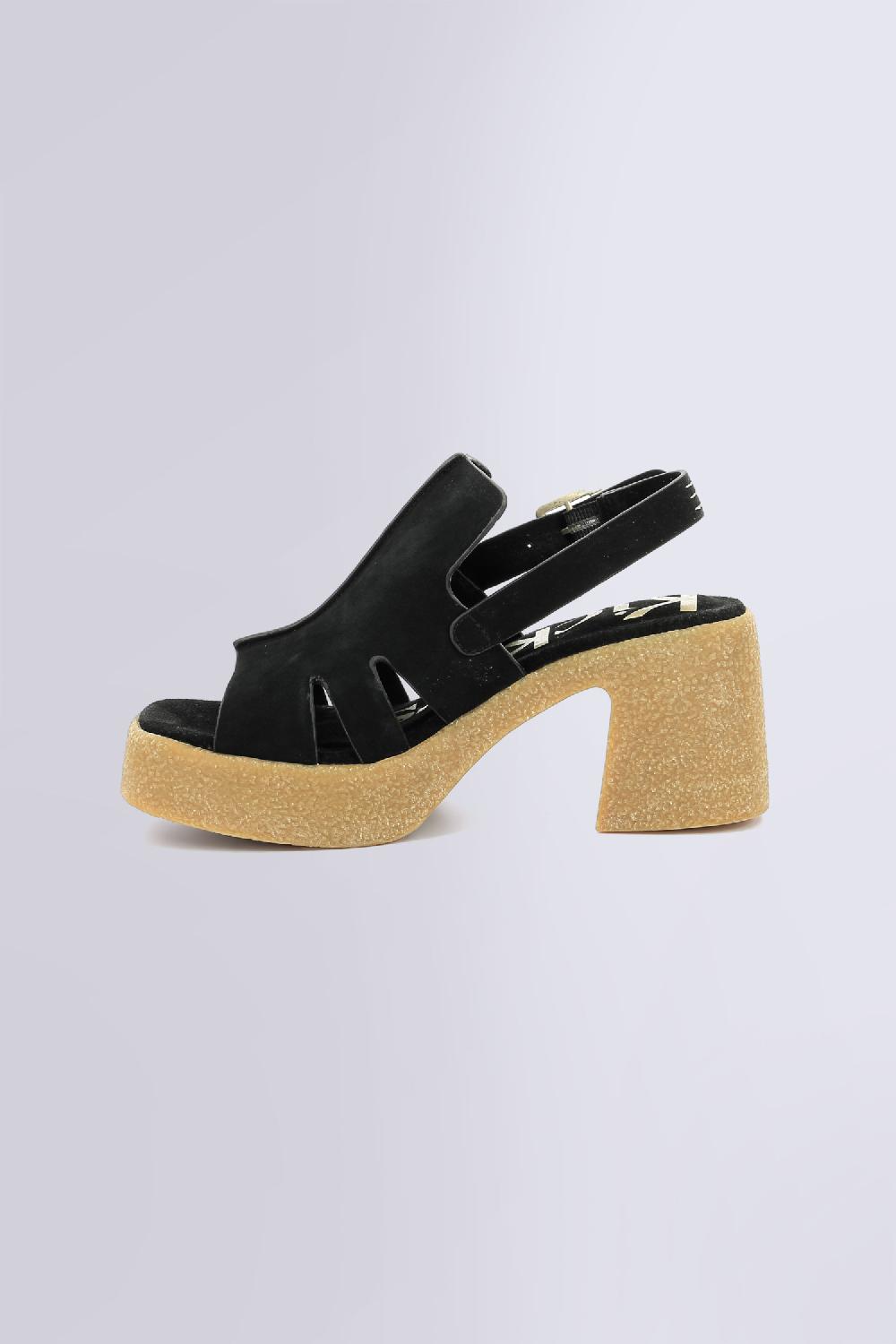 Kickers Kick Charlie Noir