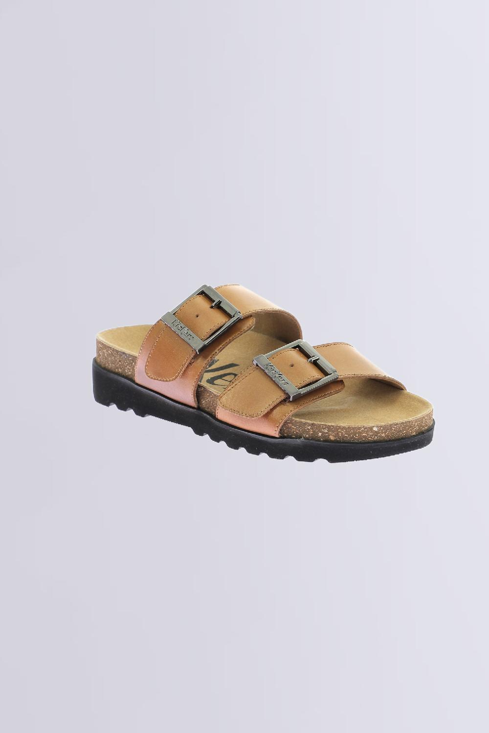 kickers Kick Lisa Camel