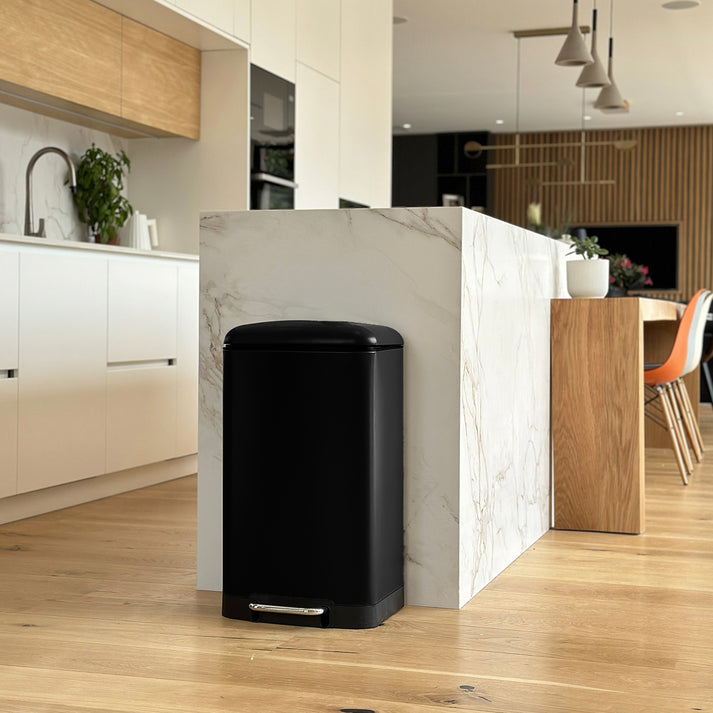 Kitchen Move Poubelle De Cuisine à Pédale 40L Design GREENWICH Noir Mat En Acier Inox Avec Seau Couvercle Bombé
