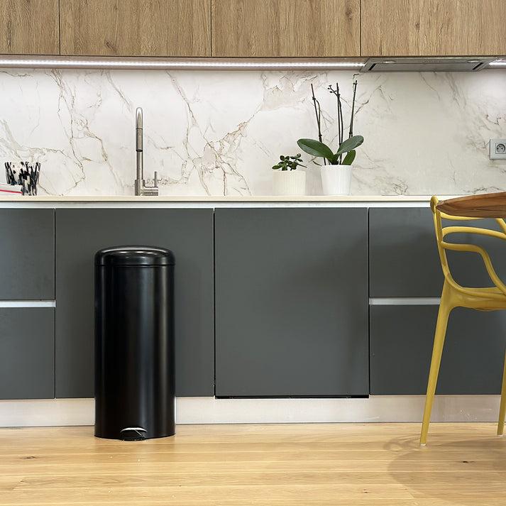Kitchen Move Poubelle De Cuisine à Pédale Basique Chic Cylindrique 30L URBAN Noir Mat En Acier Inox Avec Seau