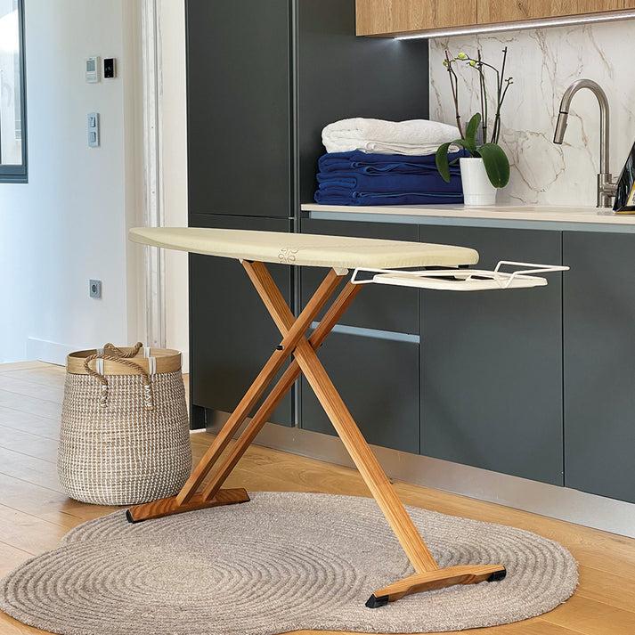 kitchen move Table à repasser en bois TAIGA 130x47 H95cm haute qualité avec repose fer et repose centrale vapeur