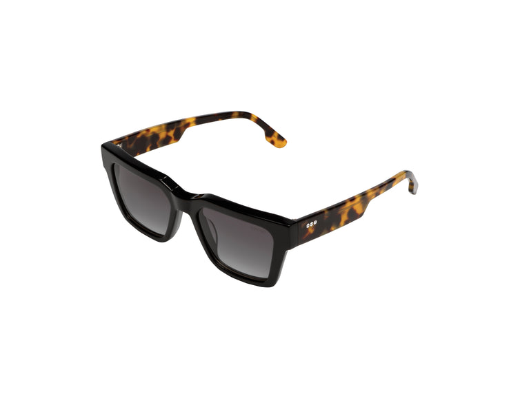 Komono Bob Black Cavee