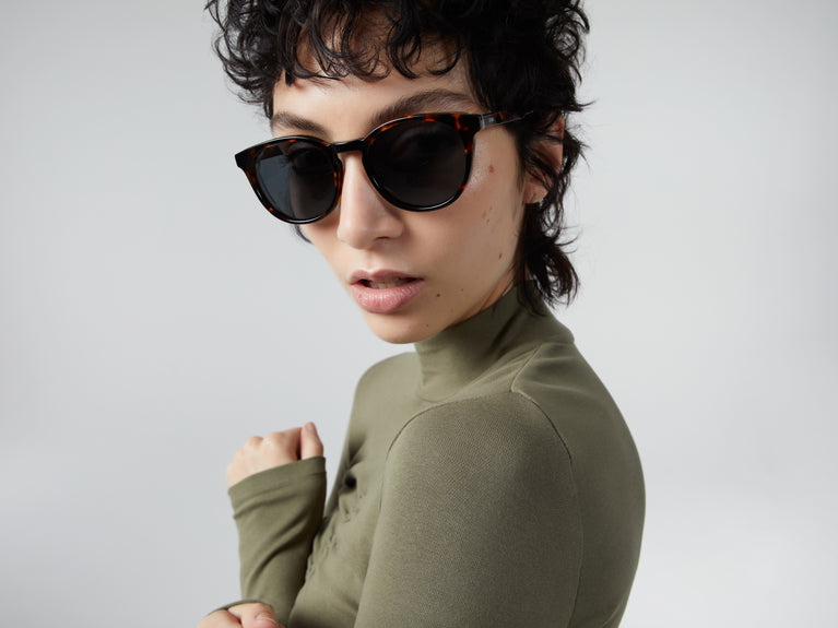 komono Hudson Tortoise Glass Wing