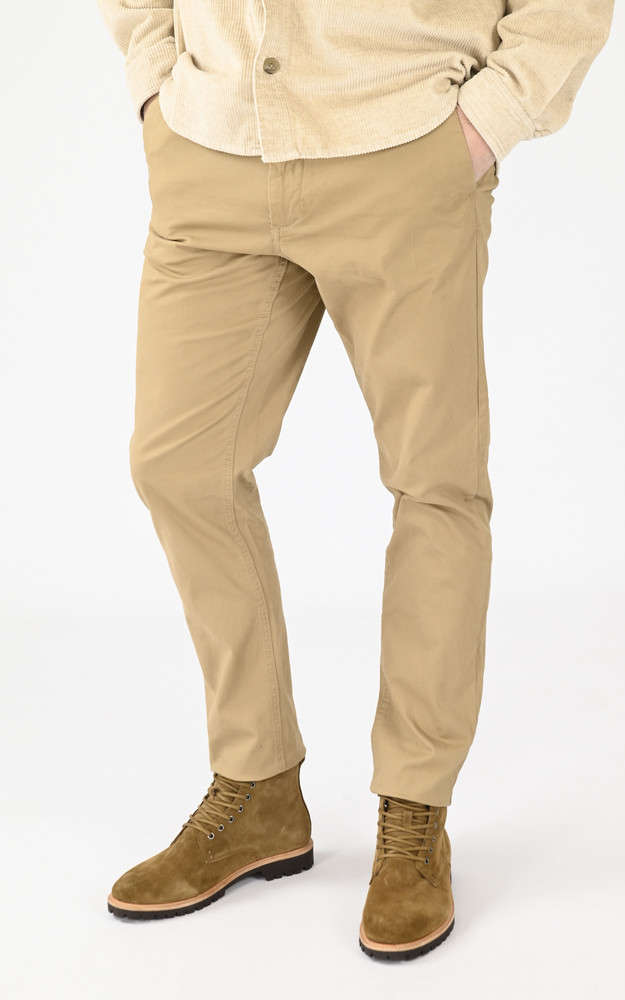 la canadienne Boots nubuck UG09 marron