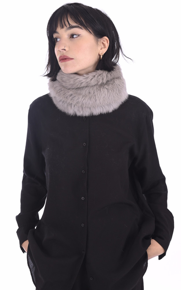 la canadienne Col en fourrure grise