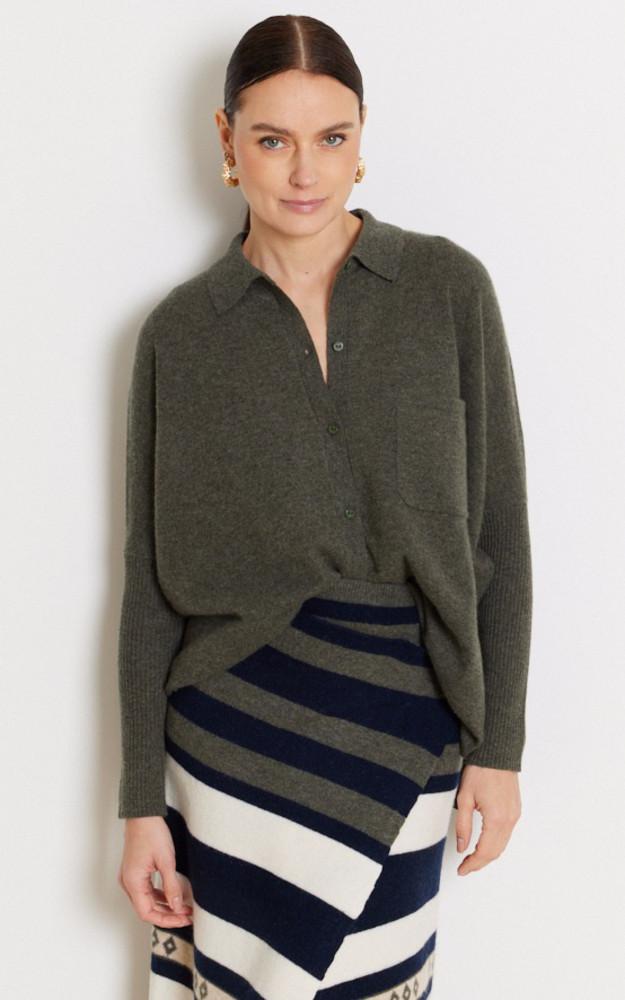 la canadienne Pull à boutons cachemire kaki