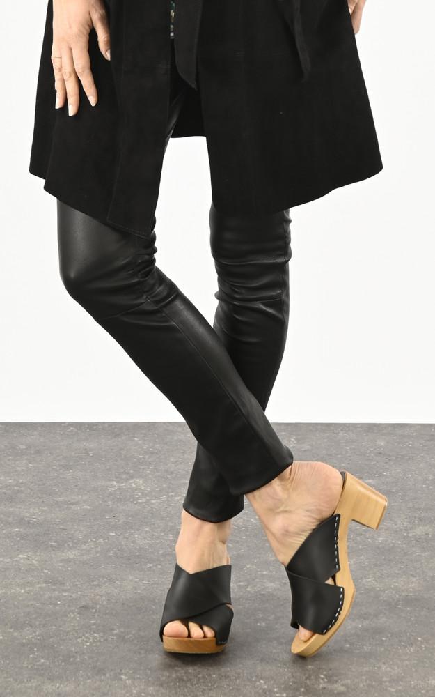 la canadienne Sabots en cuir Arline noir