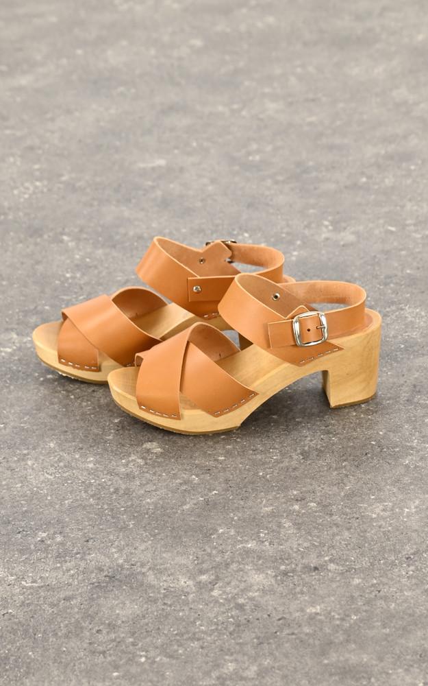 La Canadienne Sabots En Cuir Mireille Cognac