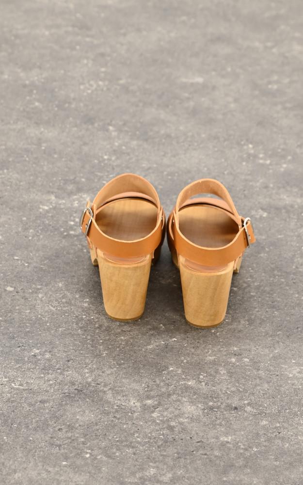 La Canadienne Sabots En Cuir Mireille Cognac