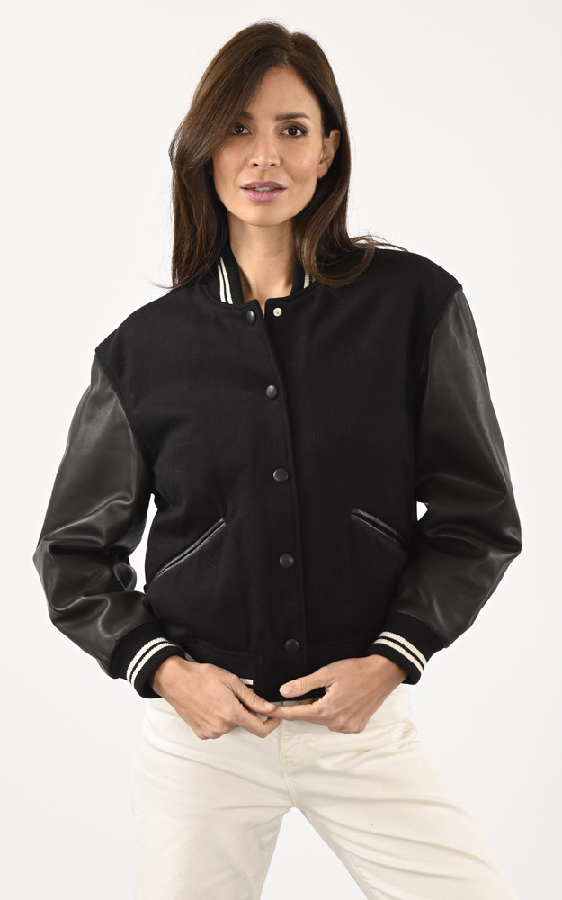 la canadienne Teddy laine et agneau noir