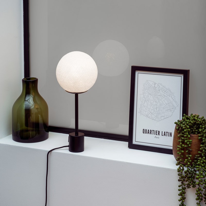 La Case De Cousin Paul Lampe APAPA Blanc