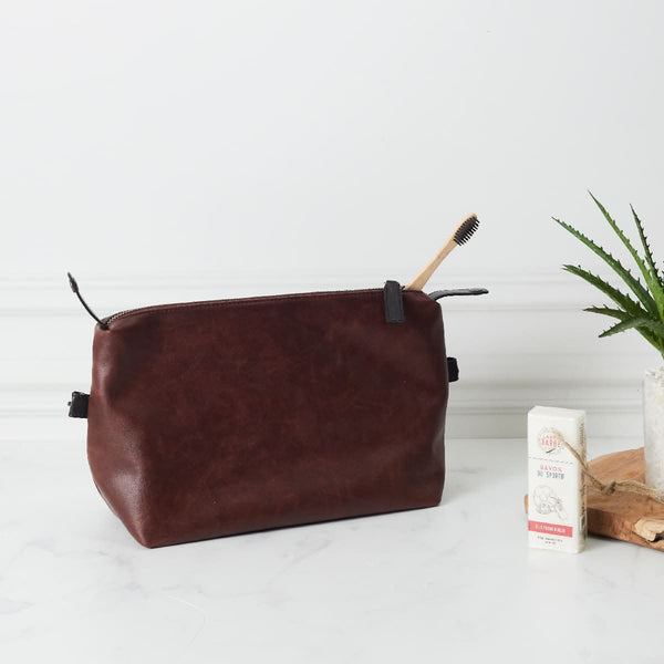 la chaise longue TROUSSE DE TOILETTE OAKLAND CHOCO