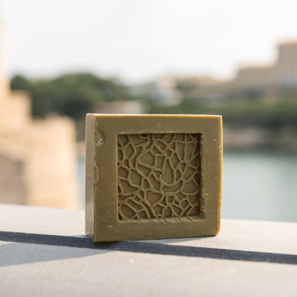 la corvette Savonnette “Mucem” olive – 100g – Sans emballage – COSMOS NATURAL