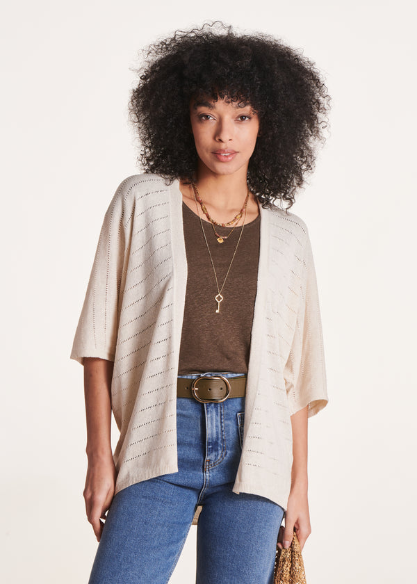 la fée maraboutée Gilet fin ajouré écru à manches courtes