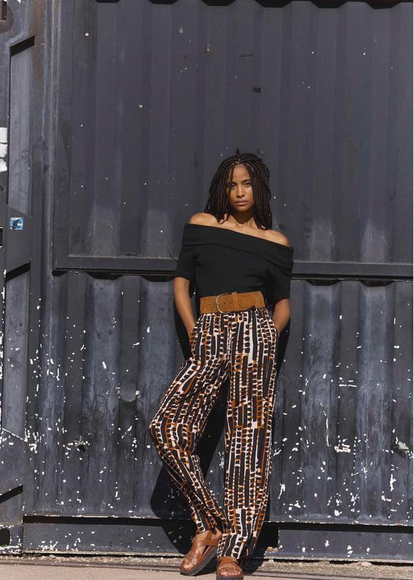 la fée maraboutée Pantalon fluide marron à imprimé taille élastique la fée maraboutée Pantalon fluide marron à imprimé taille élastique