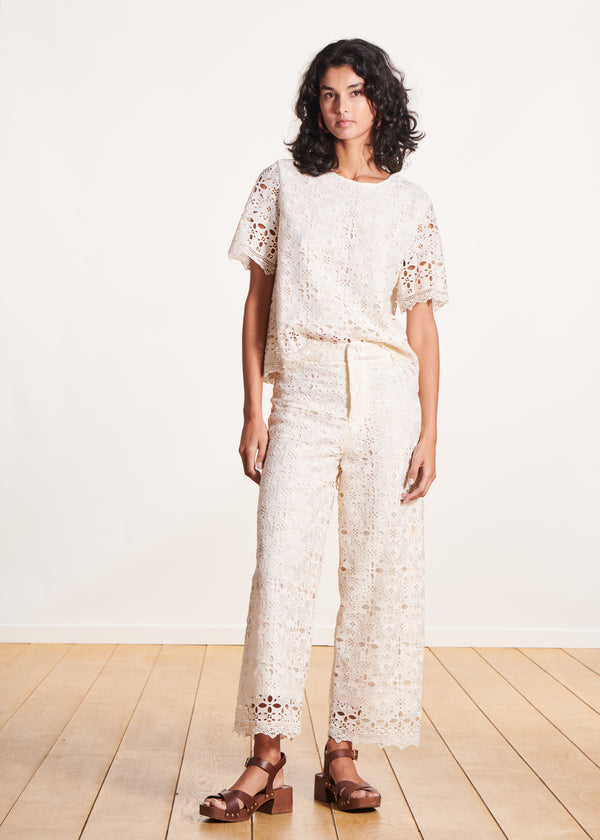 la fée maraboutée Pantalon large écru à taille haute en dentelle la fée maraboutée Pantalon large écru à taille haute en dentelle