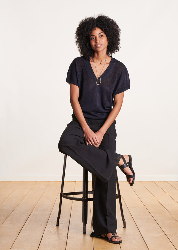 La Fée Maraboutée Pull Bleu Foncé Irisé Manches Courtes Et Col V