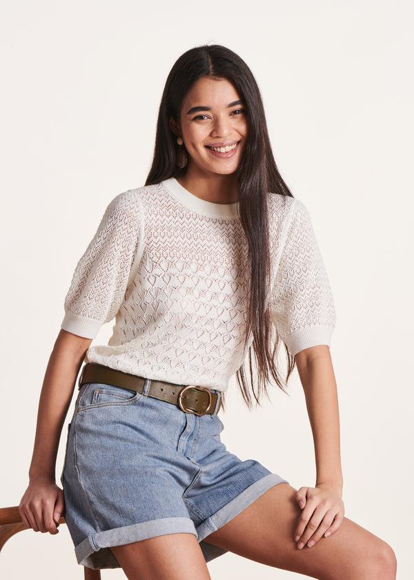 la fée maraboutée Pull écru manches courtes en maille pointelle