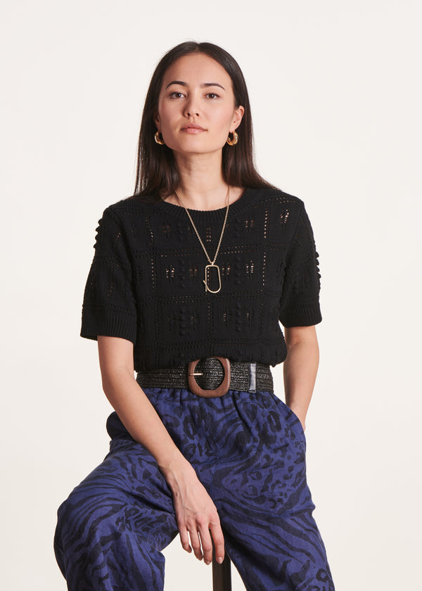 la fée maraboutée Pull noir à manches courtes en maille crochet