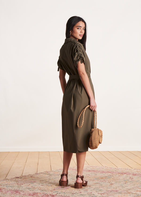 La Fée Maraboutée Robe Chemise Oversize Kaki à Manches Courtes