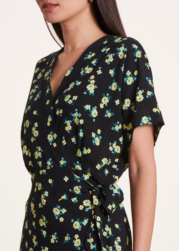 La Fée Maraboutée Robe Courte Portefeuille Noire à Imprimé Fleuri